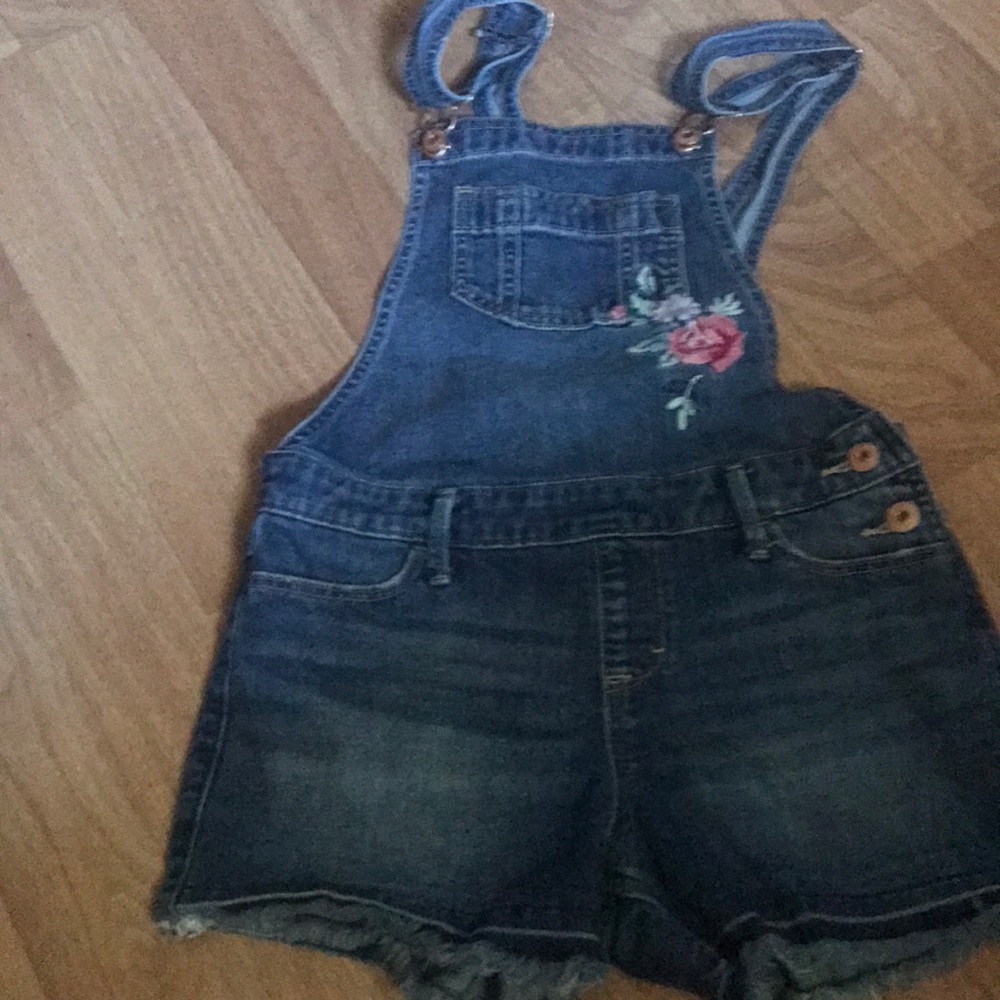 Girls Short Overalls. Abercrombie Kids. Size 11/12